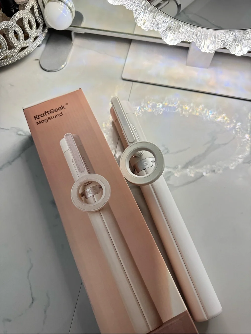 Magnetic iPhone tripod